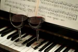 вино на пианино