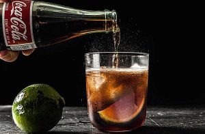 коктейль Куба-либре с колой