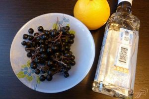 наливка из черноплодной рябины на спирту с лимоном