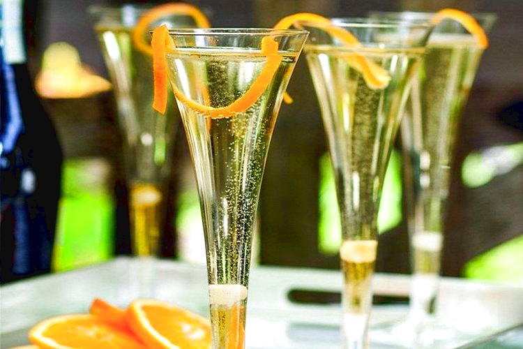 рецепт женского коктейля флирт с амаретто и шампанским