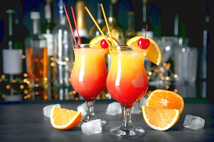 коктейль с ликером малибу и апельсиновым соком