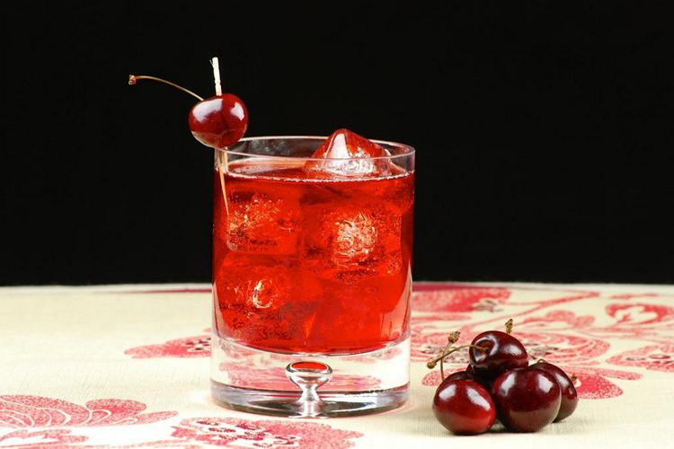 коктейль с вермутом вишневый розе