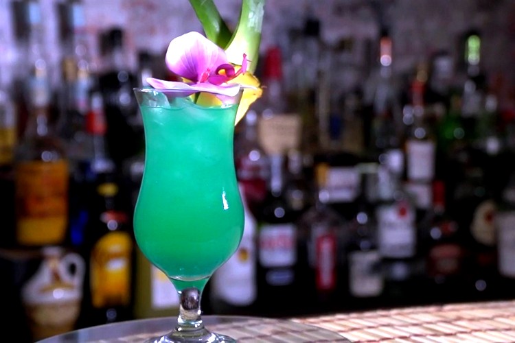 коктейль голубые гавайи