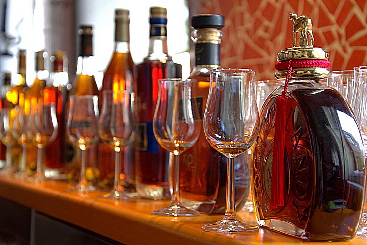 Виды коньяка: классификация и категории спиртных напитков в России